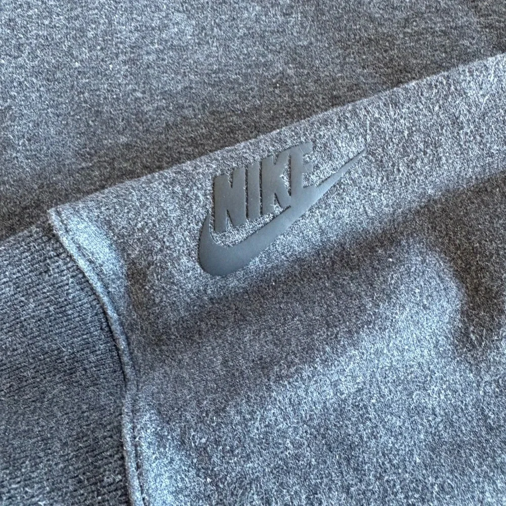Nike Sportswear Women Charcoal Gray Essential Fleece Cropped Sweatshirt‎ Medium